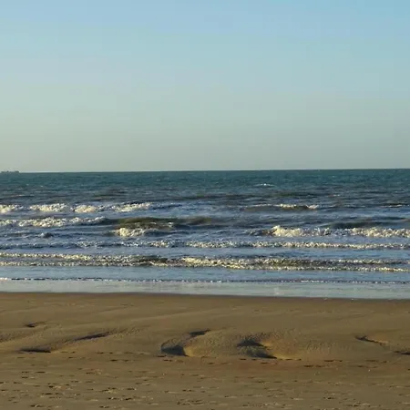 Апартаменты In With Ocean Views *